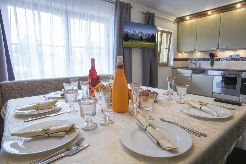Golden Gapa Central Apartment 4 Garmisch-Partenkirchen Room photo